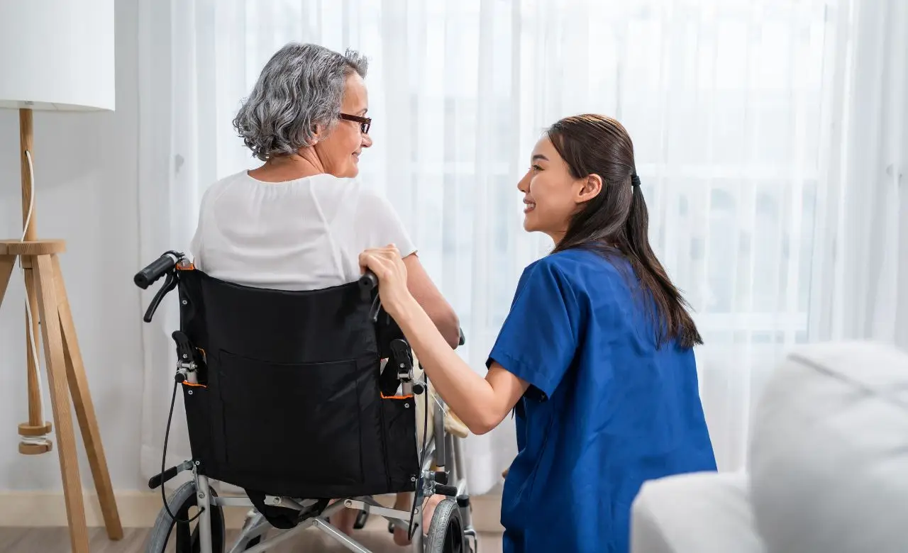 Quanto prende una badante all’ora? Ecco le tariffe aggiornate attuali