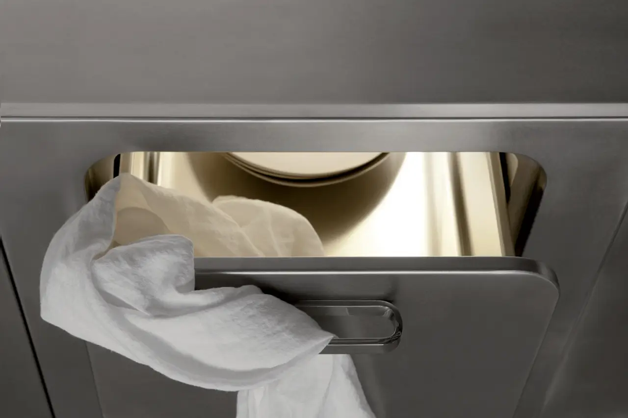 Come pulire l’acciaio e rimuovere le macchie? Ecco il miglior sgrassatore naturale